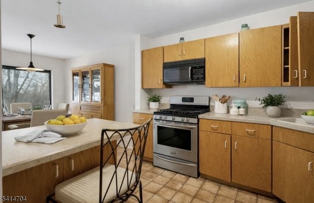 1462 Stephanie Dr, North Caldwell Boro, NJ 07006