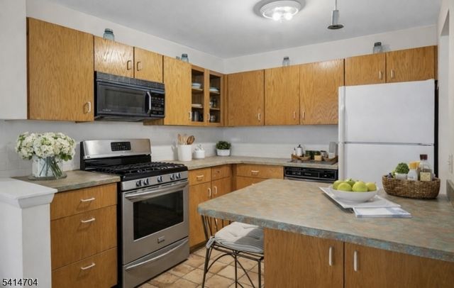 1462 Stephanie Dr, North Caldwell Boro, NJ 07006