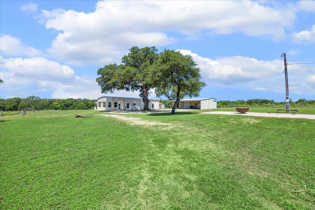 1601 Babylon Lane, Schulenburg, TX 78956