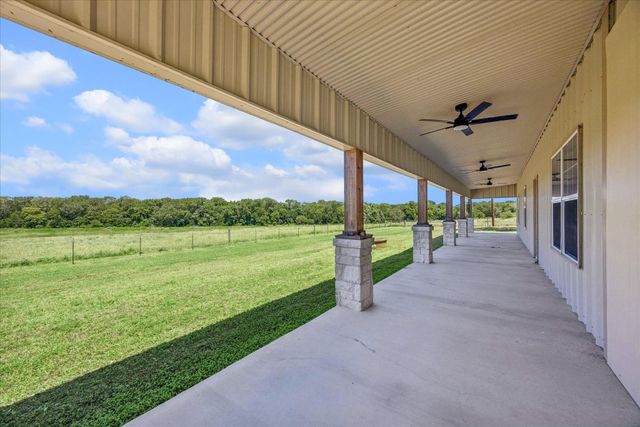 1601 Babylon Lane, Schulenburg, TX 78956