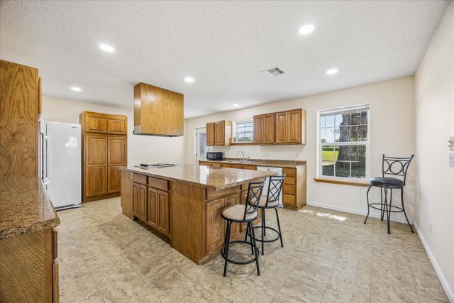 1601 Babylon Lane, Schulenburg, TX 78956