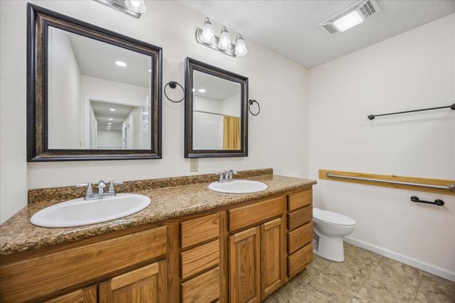 1601 Babylon Lane, Schulenburg, TX 78956