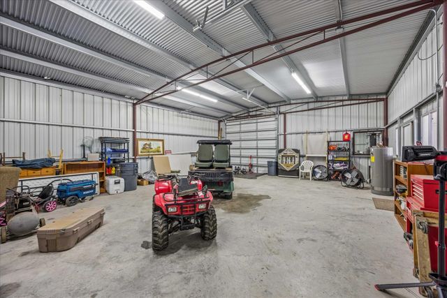 1601 Babylon Lane, Schulenburg, TX 78956