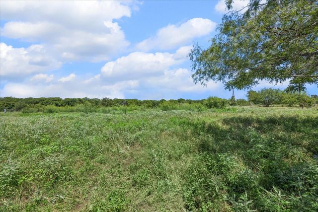 1601 Babylon Lane, Schulenburg, TX 78956