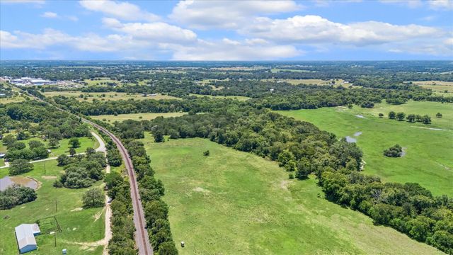 1601 Babylon Lane, Schulenburg, TX 78956