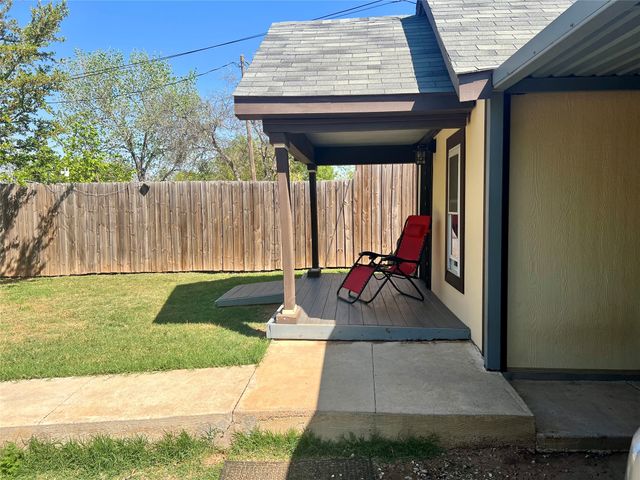 716 Baylor Street, Nocona, TX 76255