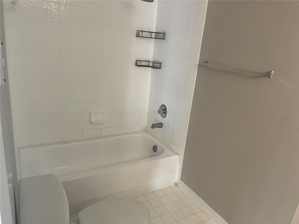 Image 12 of property listing at 5572 METROWEST BOULEVARD 209, Orlando, FL 32811