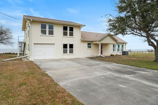 3657 Copano Dr, Rockport, TX 78382