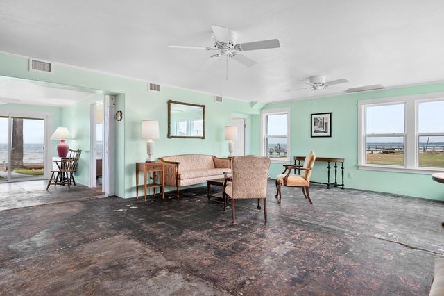 3657 Copano Dr, Rockport, TX 78382