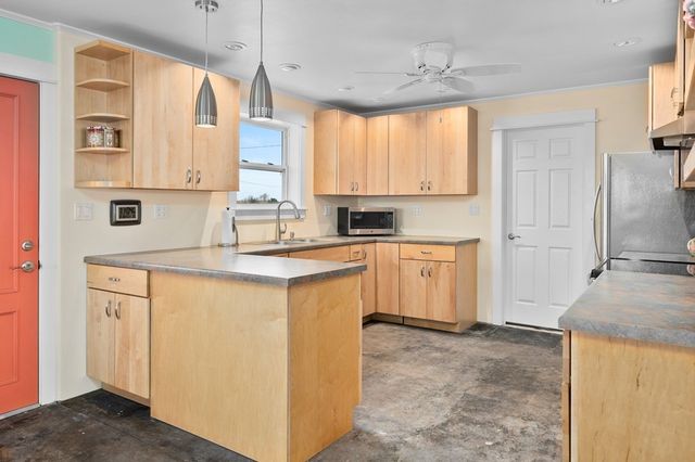 3657 Copano Dr, Rockport, TX 78382