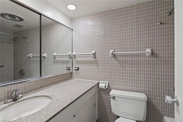 7320 Glenroie Ave Apt 7G, Norfolk, VA 23505