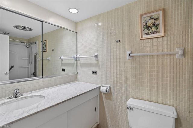 7320 Glenroie Ave Apt 7G, Norfolk, VA 23505