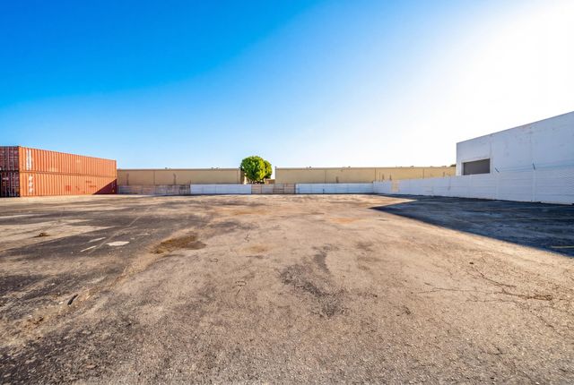 8015 NW 98th Street, Hialeah Gardens, FL 33016