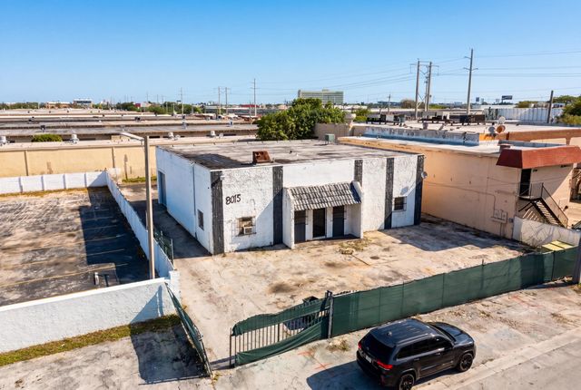 8015 NW 98th Street, Hialeah Gardens, FL 33016