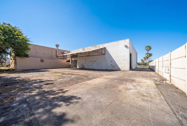 8015 NW 98th Street, Hialeah Gardens, FL 33016