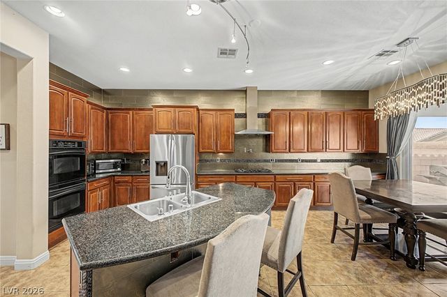 8226 Mount Logan Court, Las Vegas, NV 89131