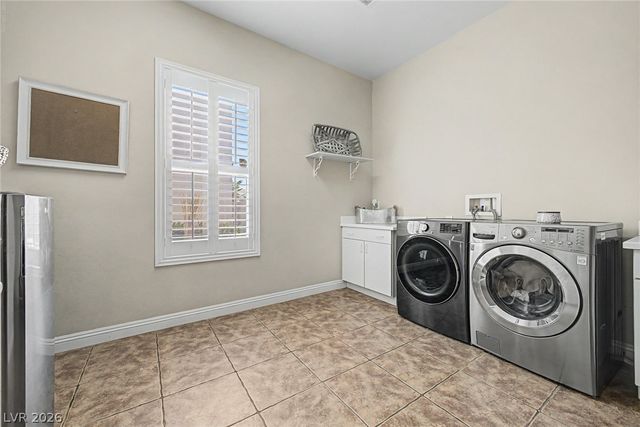 8226 Mount Logan Court, Las Vegas, NV 89131