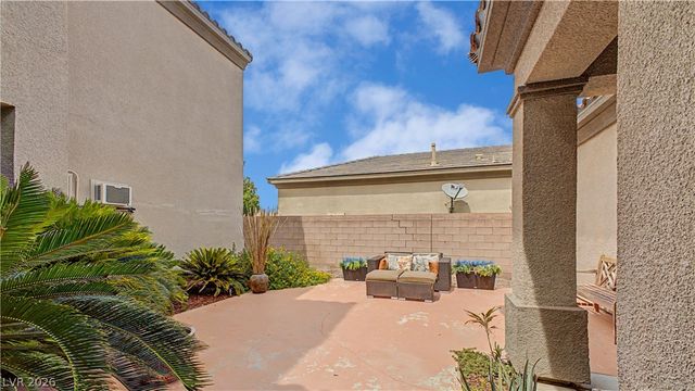8226 Mount Logan Court, Las Vegas, NV 89131