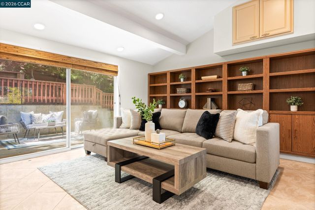 4050 Saint Marys St, Martinez, CA 94553