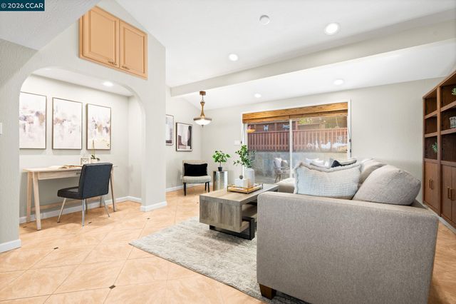 4050 Saint Marys St, Martinez, CA 94553