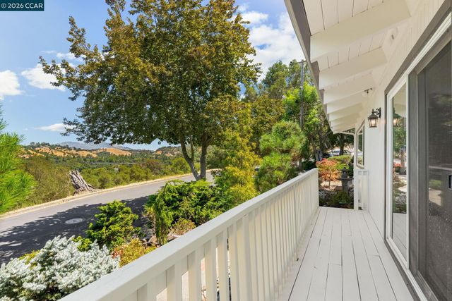 4050 Saint Marys St, Martinez, CA 94553