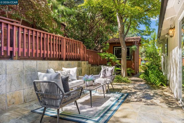 4050 Saint Marys St, Martinez, CA 94553
