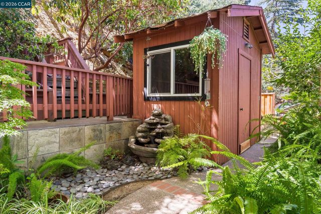 4050 Saint Marys St, Martinez, CA 94553