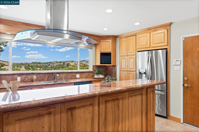 4050 Saint Marys St, Martinez, CA 94553