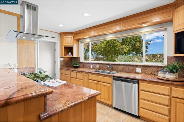4050 Saint Marys St, Martinez, CA 94553
