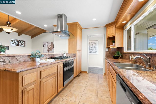 4050 Saint Marys St, Martinez, CA 94553