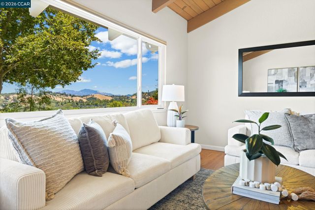 4050 Saint Marys St, Martinez, CA 94553