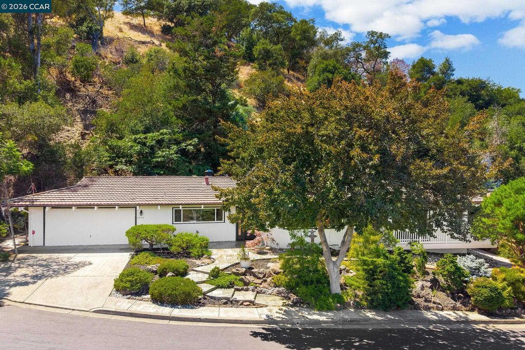 4050 Saint Marys St, Martinez, CA 94553