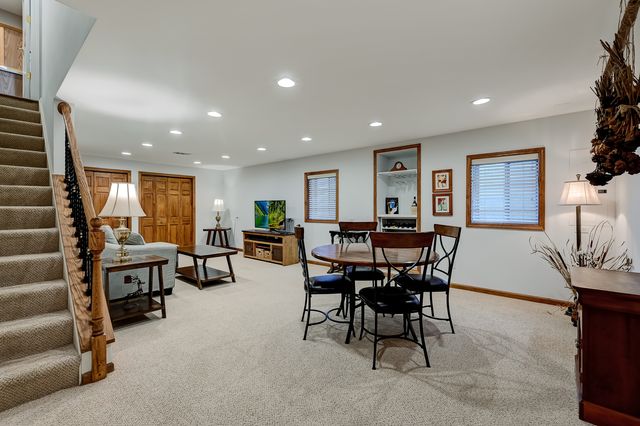 4256 Stableford Lane, Naperville, IL 60564