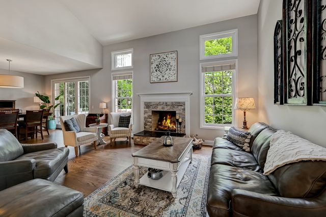 4256 Stableford Lane, Naperville, IL 60564