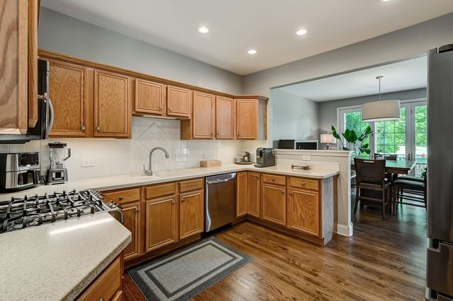 4256 Stableford Lane, Naperville, IL 60564