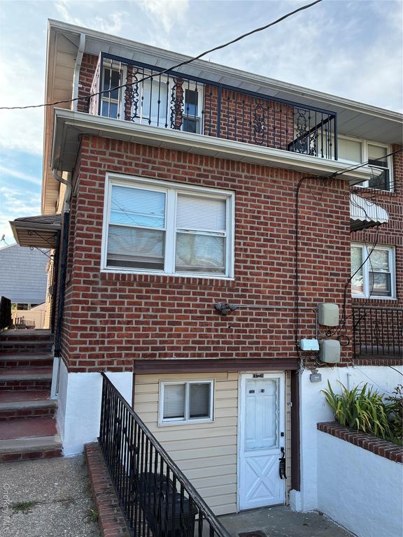 13724 228th Street, Laurelton, NY 11413