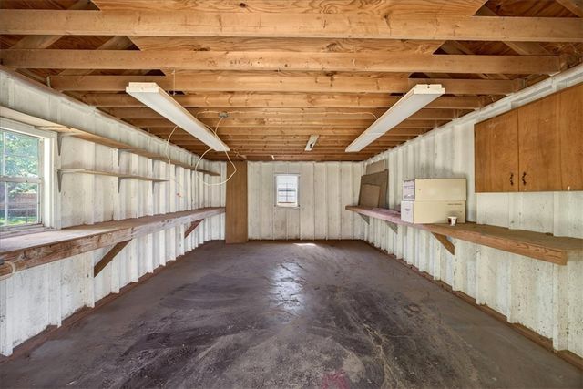 5586 Walden Street, Lowell, AR 72745
