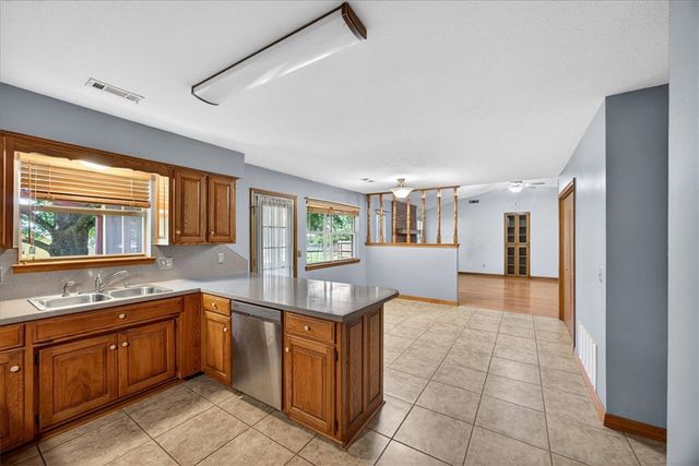 5586 Walden Street, Lowell, AR 72745