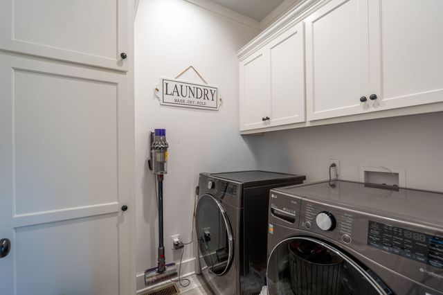 562 Double Eagle Dr, Summertown, TN 38483
