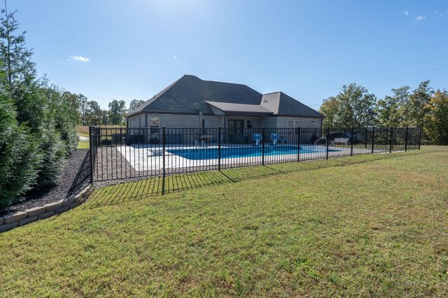 562 Double Eagle Dr, Summertown, TN 38483