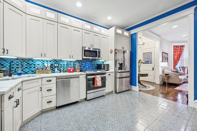 4914 S Washington Park Court, Chicago, IL 60615