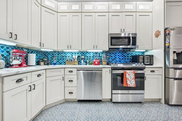 4914 S Washington Park Court, Chicago, IL 60615