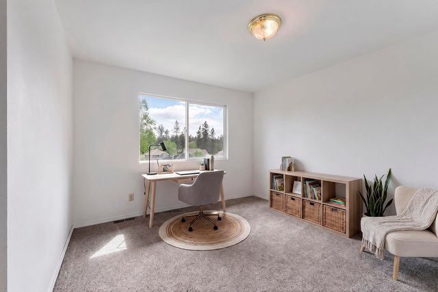 808 E Country Hill Ct, Spokane, WA 99208