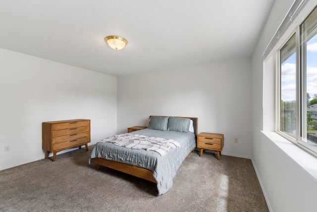808 E Country Hill Ct, Spokane, WA 99208