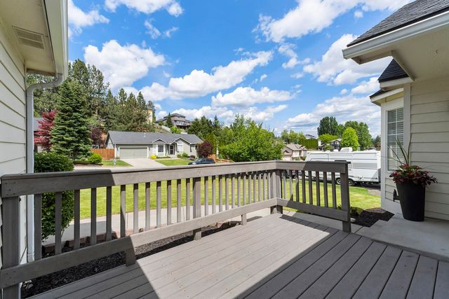 808 E Country Hill Ct, Spokane, WA 99208