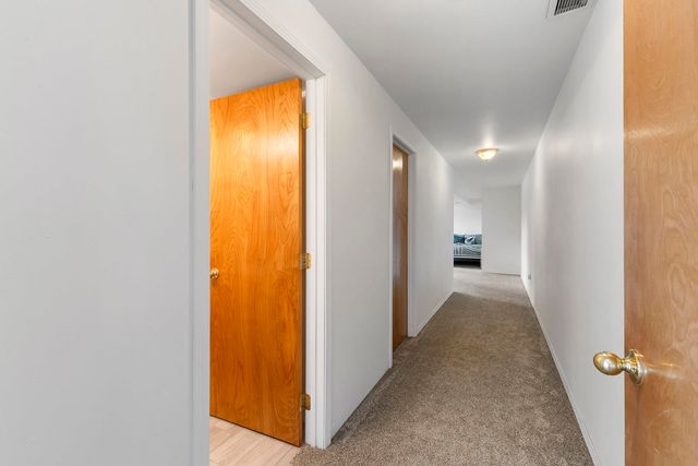 808 E Country Hill Ct, Spokane, WA 99208