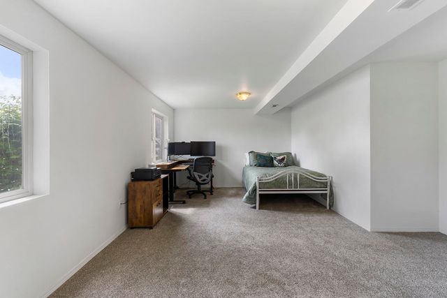 808 E Country Hill Ct, Spokane, WA 99208