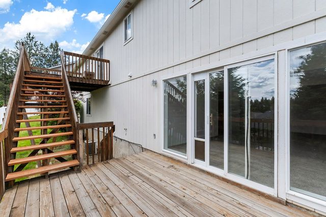 808 E Country Hill Ct, Spokane, WA 99208