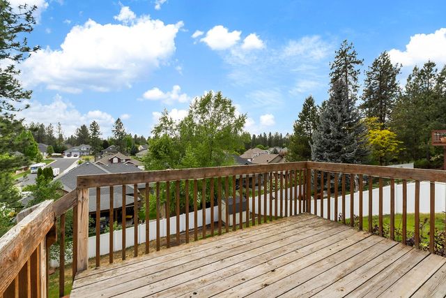 808 E Country Hill Ct, Spokane, WA 99208