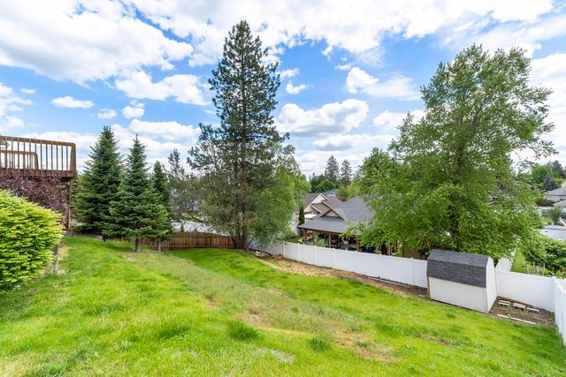 808 E Country Hill Ct, Spokane, WA 99208